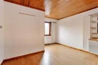 Te koop: handelsruimte + loods (215m²) en ruime woning. 20