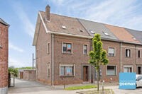 Te renoveren woning met 3 slaapkamers en zuidgerichte tuin. 1