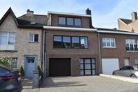 Recent opgefriste woning met tuin, garage en twee slpks 1