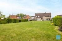 Zeer ruime villa met garage en grote tuin te Dendermonde. 36
