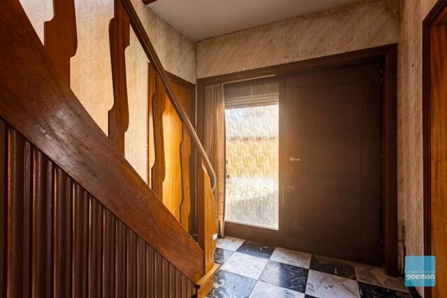 Centraal gelegen half open bebouwing met garage 3