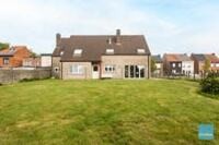 Zeer ruime villa met garage en grote tuin te Dendermonde. 35