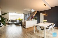 Perfect gelegen commerciële ruimte + prachtig appartement. 15