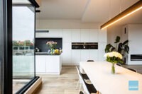 Perfect gelegen commerciële ruimte + prachtig appartement. 19