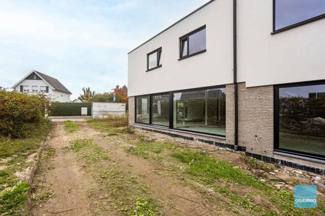 Nieuwbouwwoning half open met unieke ligging 4
