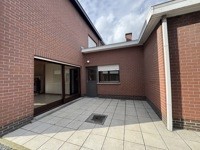 Ruime woning met 3 slaapkamers, garage en tuin te Wichelen 8